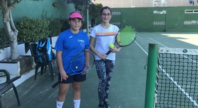 Javier López y Eva Martinez, de la escuela de tenis Kuore de Totana,  campeones en las categorías Alevín masculino y femenino en el torneo Regional Iniciatenis, Foto 2