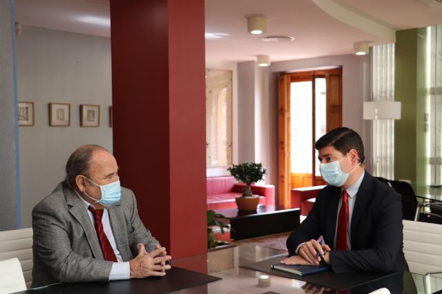 El derecho a la información de los ciudad anos centra la priEl derecho a la información de los ciudadanos centra laprimera reunión entre el consejero Sánchmera reunión entre el consejero Sá nchez Torregrosa y el presidente del Consejo de la Trans parencia - 1, Foto 1
