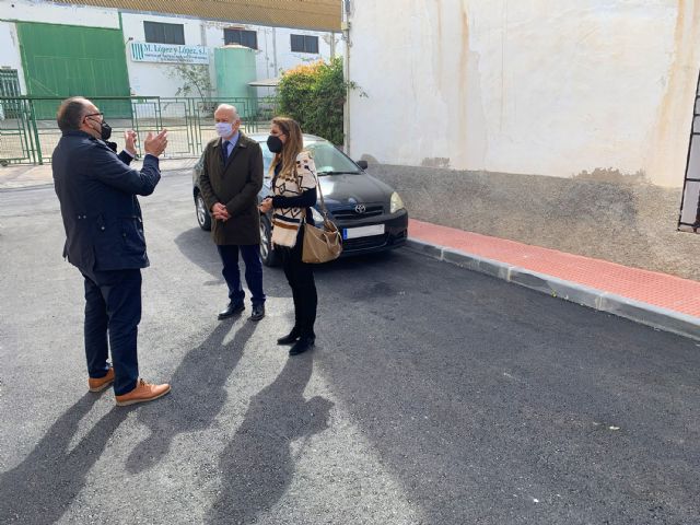 Concluye la renovación de aceras y asfaltado en el barrio de San Pedro - 3, Foto 3