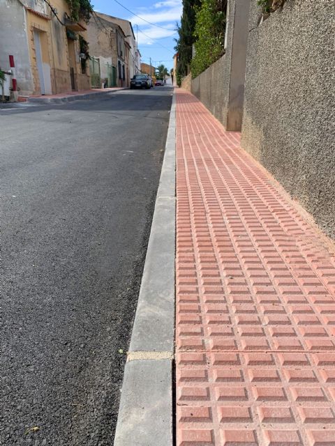 Concluye la renovación de aceras y asfaltado en el barrio de San Pedro - 4, Foto 4