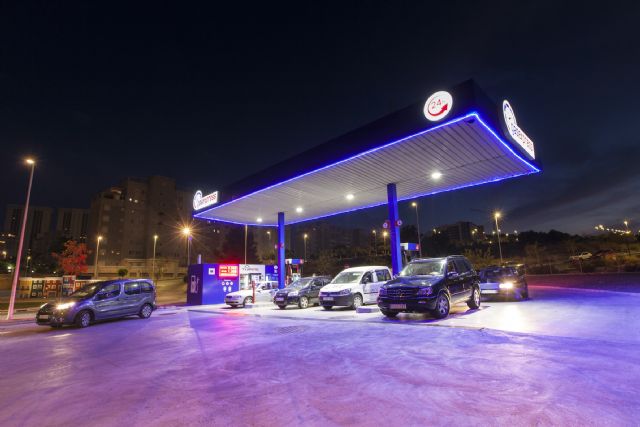 La competencia en el sector de las gasolineras genera un ahorro de 6.000 millones de euros a la sociedad española - 1, Foto 1