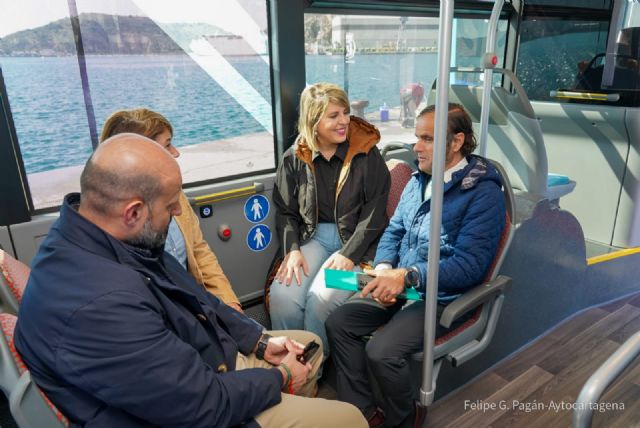 El Ayuntamiento ofrece wifi gratis en los buses que renuevan la mitad de la flota - 1, Foto 1
