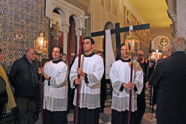 Religión. Sevilla. El piadoso rezo,de Vía-crucis - 2, Foto 2