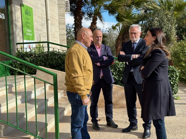 El alcalde de Torre Pacheco y la consejera de Agricultura, visitan el CIFEA y la OCA de Torre Pacheco - 1, Foto 1