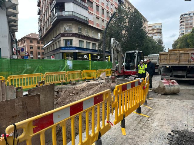 Avanzan los trabajos de reparación de la avería en Gran Vía sin afectar al suministro de agua - 1, Foto 1