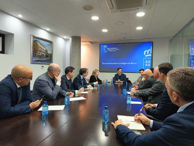 Fomento presenta a las entidades financieras las novedades del modelo de Vivienda Asequible de la Región de Murcia - 1, Foto 1