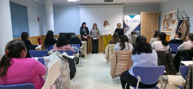 El programa 'Todos somos Campus' llega al CFIE de El Palmar para que sus participantes conozcan los recursos municipales de empleo - 3, Foto 3