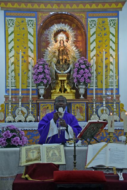 La Hermandad del Carmen de Calatrava de Sevilla, renueva su compromiso bajo la protección de la Virgen - 5, Foto 5