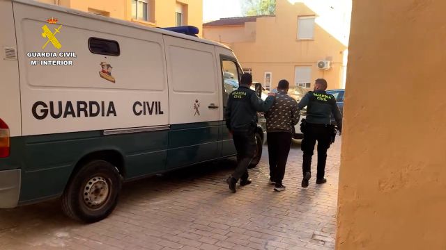 La Guardia Civil detiene a tres individuos por sendos robos en comercios de la Comarca del Noroeste - 4, Foto 4