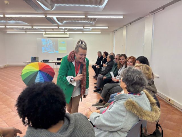 Las Aulas de Experiencia del Servicio municipal de Teleasistencia llegan a Santa María de Gracia con la sesión 'El Arte de Envejecer' - 2, Foto 2