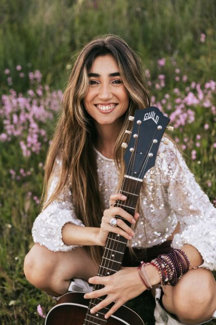 De Instagram a La Riviera: Mercedes Cañas y el viaje emocional de millones de oyentes - 2, Foto 2