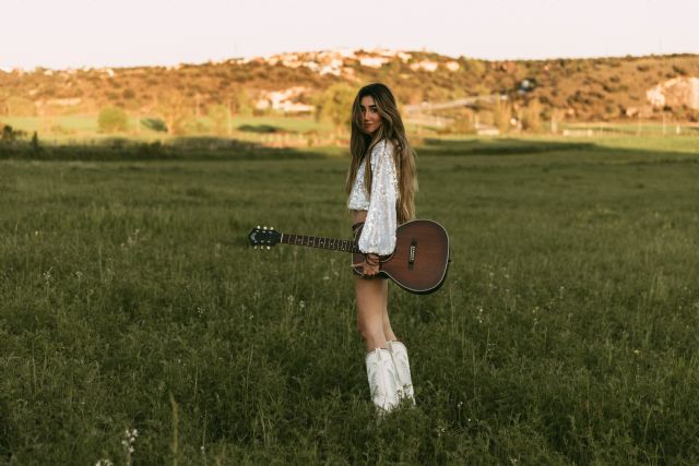 De Instagram a La Riviera: Mercedes Cañas y el viaje emocional de millones de oyentes - 3, Foto 3