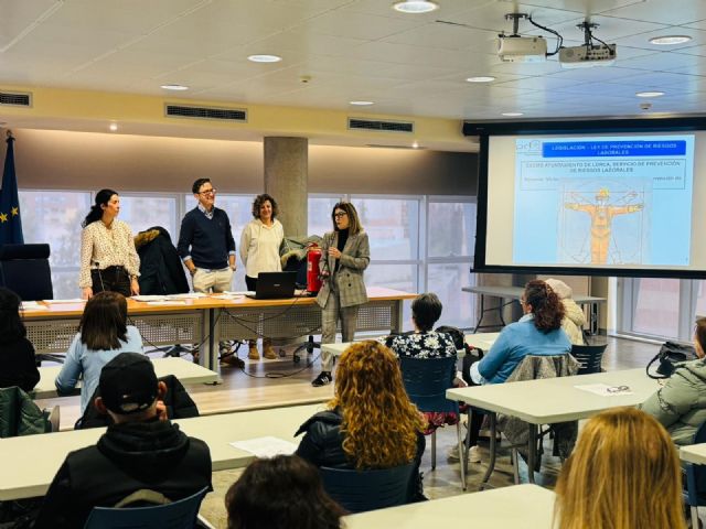 Cerca de un centenar de desempleados ya tienen un trabajo gracias al programa de inserción laboral de los Consejos Comarcales de Empleo del Ayuntamiento de Lorca - 4, Foto 4