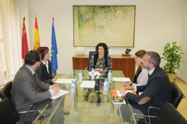 La consejera de Presidencia se reúne con miembros del Colegio de Ciencias Políticas y Sociología - 1, Foto 1