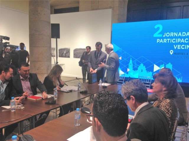 El PSOE critica que Ballesta venda unas jornadas de participación vecinal sin contar con el resto de grupos políticos ni con las principales asociaciones vecinales - 1, Foto 1