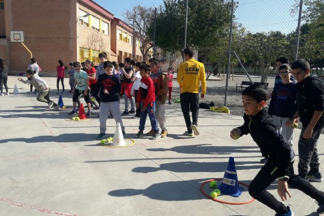 Jornada de atletismo en el colegio San Fulgencio  de la mano del C.A. Elcano - 1, Foto 1
