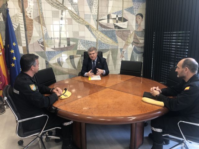 Reunión del delegado del Gobierno con el Jefe del III Batallón de la UME - 1, Foto 1