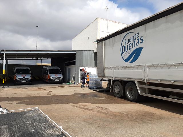FUENTEDUEÑAS dona parte de su producción de agua a los sanitarios de la Región de Murcia - 3, Foto 3