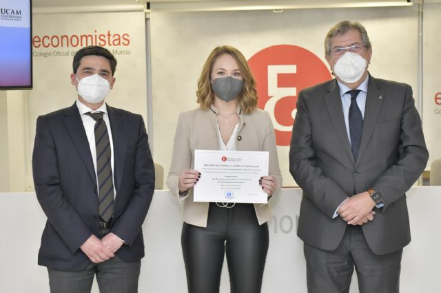 El Colegio de Economistas entrega los Premios a los mejores Expedientes Académicos y Trabajos Fin de Grado de Economía y Empresa de las tres universidades - 5, Foto 5