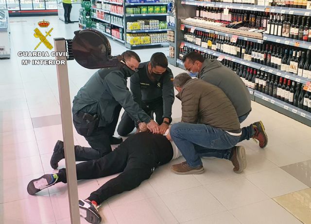 La Guardia Civil detiene a un escurridizo delincuente al que se le atribuye cerca de una treintena de robos - 4, Foto 4