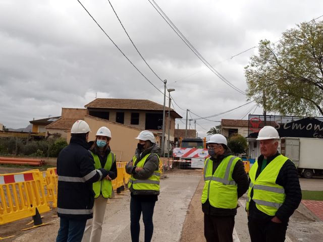 Comienzan las obras para instalar una red de saneamiento en la Vereda Simones de El Raal - 1, Foto 1