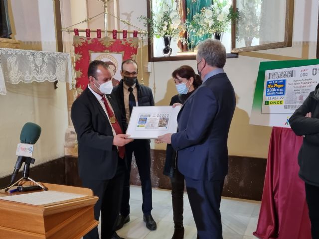 La Cofradía de San Juan Evangelista 'Los Blancos' estará en el cupón de la ONCE - 3, Foto 3