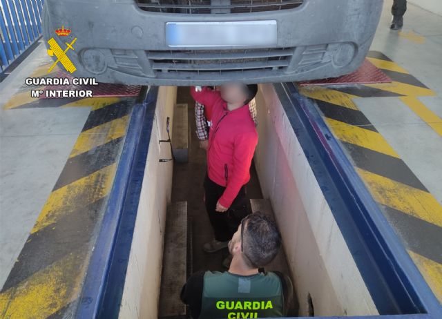 La Guardia Civil desmantela un grupo delictivo dedicado a cometer fraudes en una ITV de Fuente Álamo - 4, Foto 4