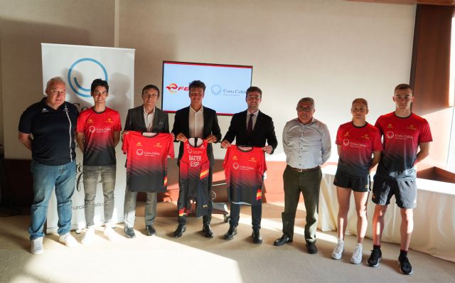 La Federación Española de Triatlón firma un importante acuerdo de colaboración con Costa Cálida, Región de Murcia, Foto 3