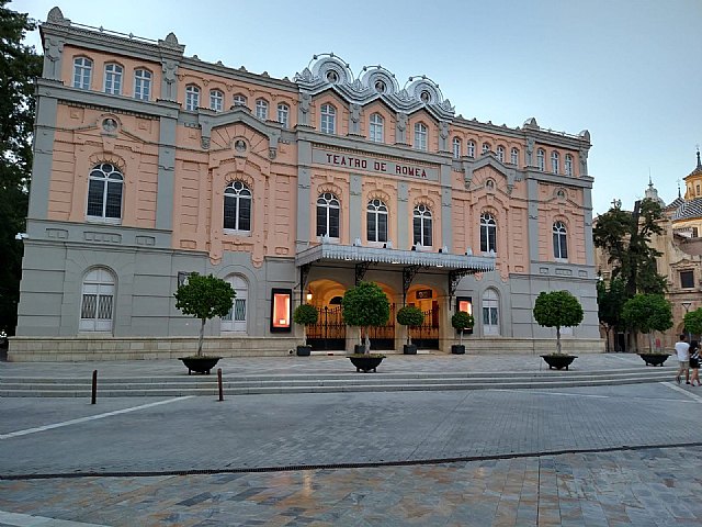 Los hosteleros de la plaza del Romea denuncian que los foodtrucks de la zona sardinera les harán una competencia desleal - 1, Foto 1