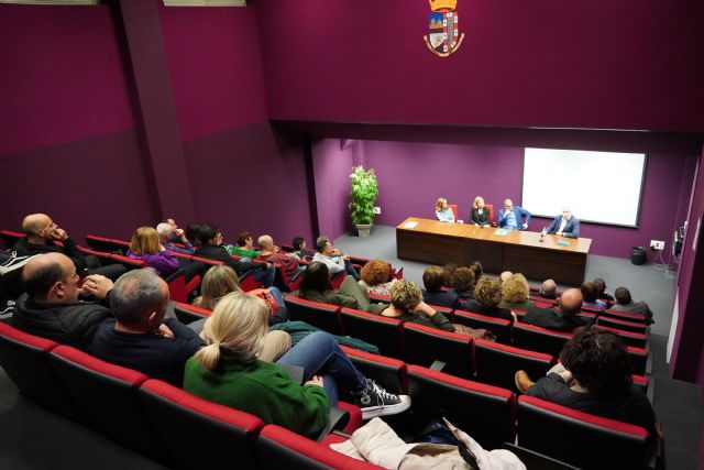 El director general de Impulso al Comercio, Rafael Gómez, visita Jumilla y se reune con los comerciantes locales - 2, Foto 2