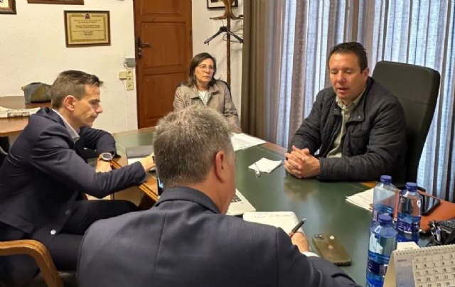 El Alcalde y la Concejala de Servicios Sociales se reúnen con Caixabank para abordar la cuestión de la vivienda social - 1, Foto 1