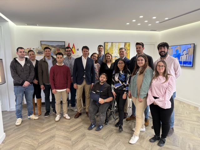 El Ayuntamiento de Molina de Segura contrata a nueve jóvenes a través del programa Mi Primer Empleo - 1, Foto 1