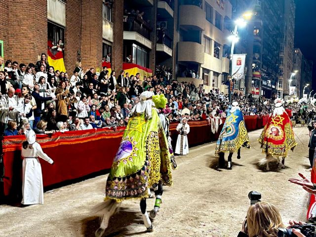 El Ayuntamiento de Lorca refuerza la seguridad en Semana Santa integrando a los mayordomos de las cofradías en la dinámica de actuación del Servicio de Emergencias - 4, Foto 4