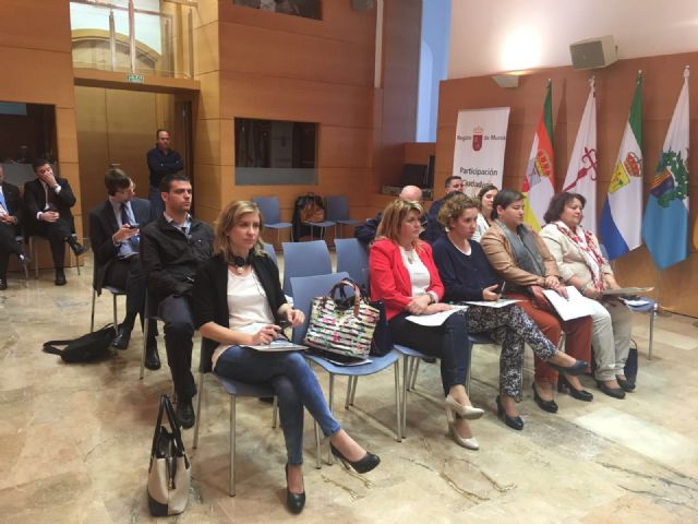 La Alcaldesa de Molina de Segura asiste a la Jornada de Trabajo Participación Ciudadana: iniciativas e instrumentos para mejorar la calidad de la democracia - 2, Foto 2