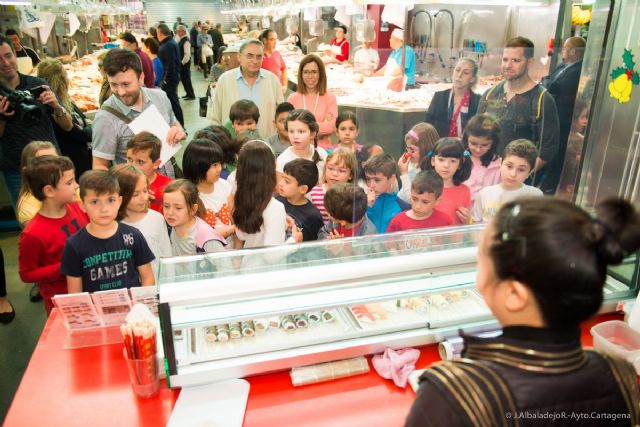 Alumnos de primaria conocen los productos y aprenden a comprar en el Mercado Santa Florentina - 4, Foto 4