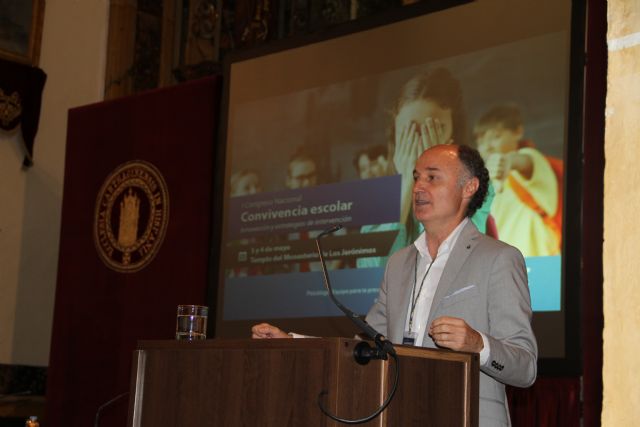 El ciberbullying se crea por un problema de educación, porque los adultos hemos mirado hacia otro lado durante mucho tiempo - 1, Foto 1