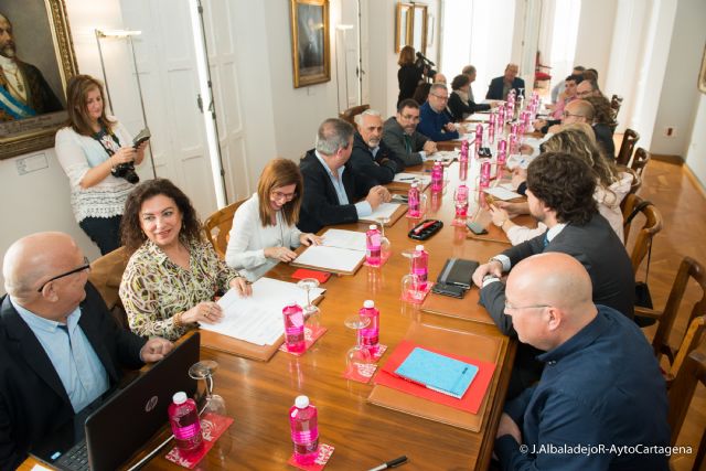 Constituida la mesa de revision del Plan General de Ordenacion Urbana - 1, Foto 1