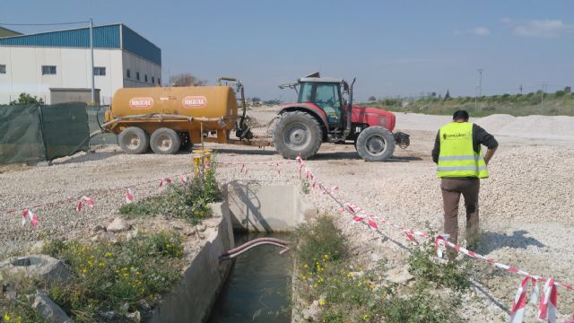 Confirman que la extracción de agua de una acequia para las obras de la autovía del Reguerón se hacía sin autorización administrativa - 1, Foto 1