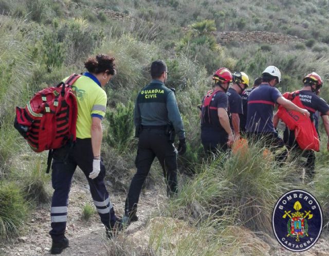 Bomberos de Cartagena evacuan a un ciclista de 51 años accidentado en Boletes - 1, Foto 1