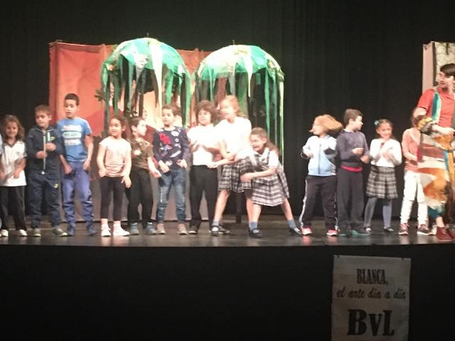 Más de 500 escolares participan en un ciclo de teatro en inglés impulsado por la concejalía de Cultura - 1, Foto 1