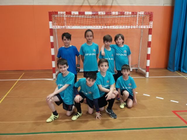 The schools "La Cruz", "Santiago" and "Tierno Galvn" participated in the regional quarterfinals of Team Sports, Foto 6
