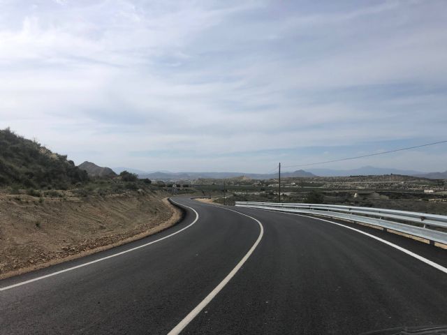 Concluyen las obras de mejora de la seguridad en la carretera regional que discurre por la localidad murciana de Cabezo de la Plata - 1, Foto 1