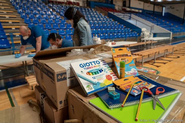 Educación reparte 500 lotes de material de dibujo y lúdico a menores en situación de vulnerabilidad social - 1, Foto 1