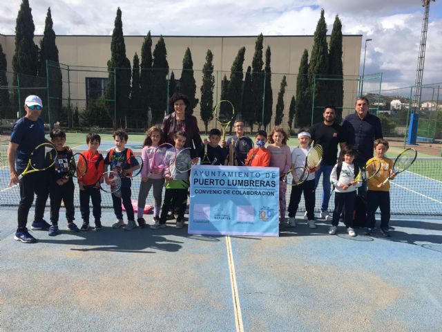 El Ayuntamiento y el Club de Tenis de Puerto Lumbreras renuevan el convenio de colaboración para continuar fomentando el deporte base en el municipio - 1, Foto 1