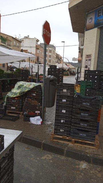 Podemos-Cieza solicita la habilitación de contenedores para los residuos que genera el mercado semanal - 1, Foto 1