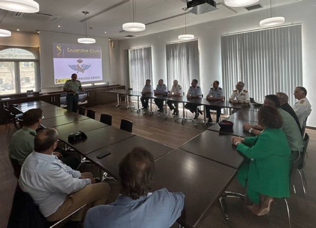 La Guardia Civil inaugura la exposición que conmemora el 50° aniversario de su servicio aéreo - 1, Foto 1