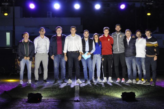 El Ayuntamiento de Blanca promueve un álbum de cromos protagonizado por los deportistas blanqueños - 1, Foto 1