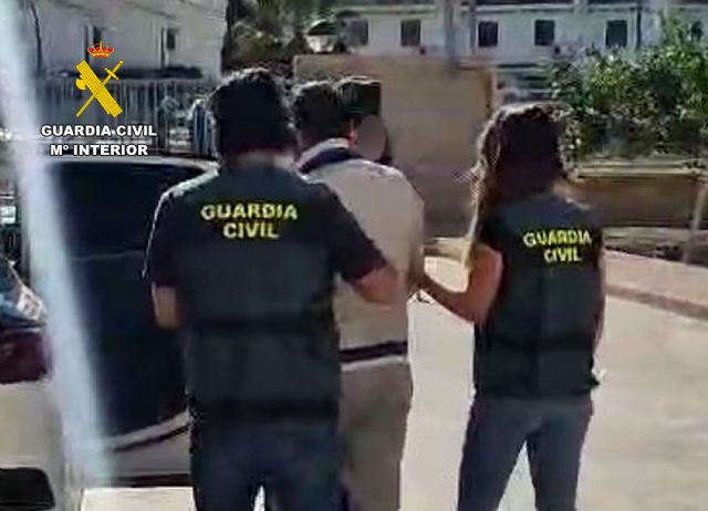 La Guardia Civil detiene al presunto autor de varios atracos en comercios de San Javier - 3, Foto 3