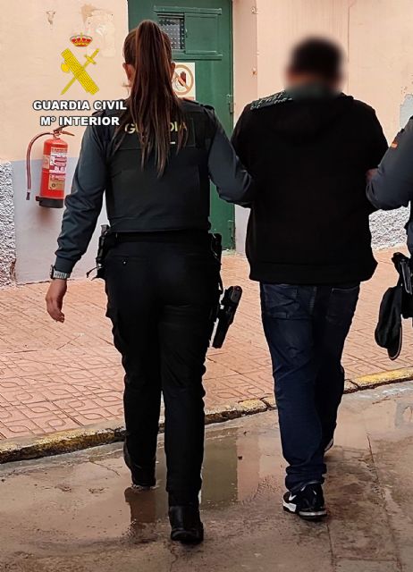 La Guardia Civil desmantela en Águilas un grupo delictivo juvenil que cometía robos con violencia - 4, Foto 4
