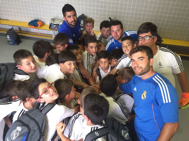 70 niños lumbrerenses viajan a Madrid para disfrutar de una convivencia en las instalaciones de la Fundación Real Madrid - 1, Foto 1